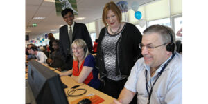 Minister opens Cardiff contact centre