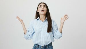 How to Create Reassuring On-Hold and IVR Messages – With Examples