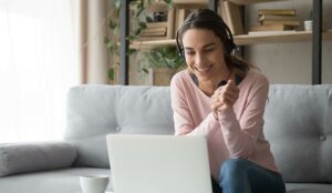 9 Easy Steps to Become the Best At-Home Customer Support Agent