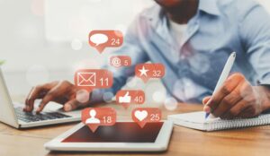 Two-Way Social Media Conversations in Contact Centres