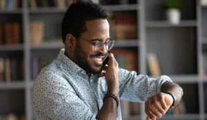 Your Guide to the Average Speed of Answer in a Call Centre