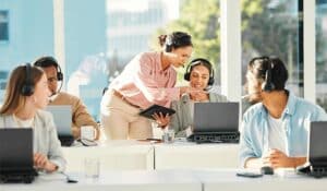 How to Manage a Call Centre: Key Metrics, People, and Tools